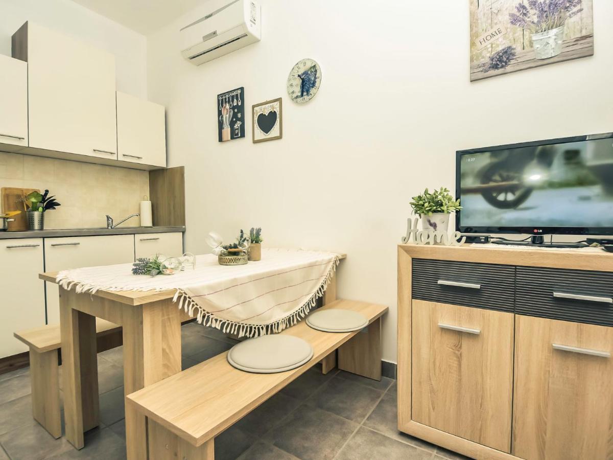 Apartment Snjezana-2 By Interhome Karlobag Luaran gambar